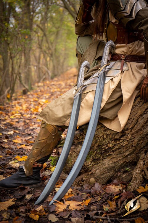 Curved Elven Sword Product image